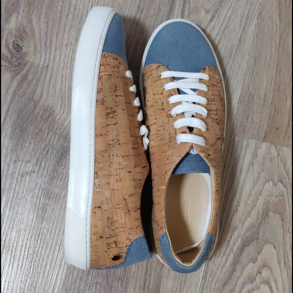 Shoes - Picture 3 of 3